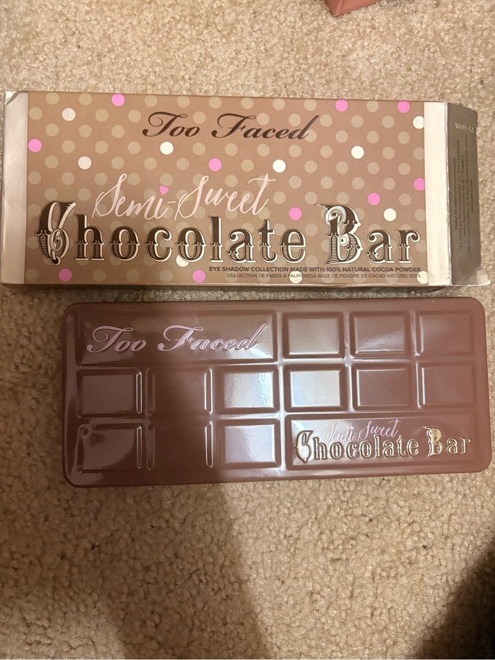 Too Faced Semi-Sweet Chocolate Bar Eyeshadow Palette - smells chocolate